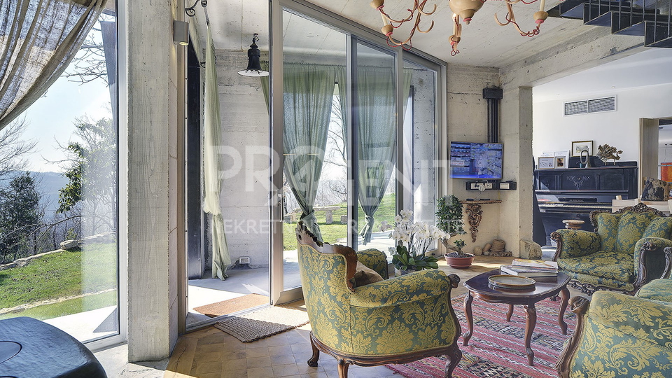 ISTRA, GROŽNJAN, KUĆA S BAZENOM, PRODAJE SE