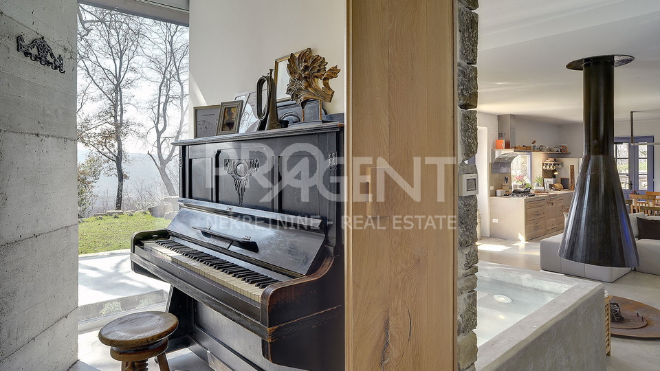 ISTRA, GROŽNJAN, KUĆA S BAZENOM, PRODAJE SE