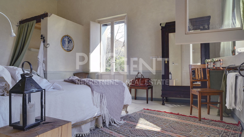 ISTRA, GROŽNJAN, KUĆA S BAZENOM, PRODAJE SE