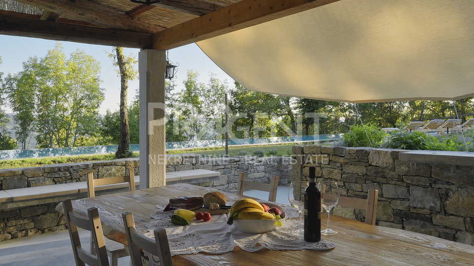 ISTRA, GROŽNJAN, KUĆA S BAZENOM, PRODAJE SE