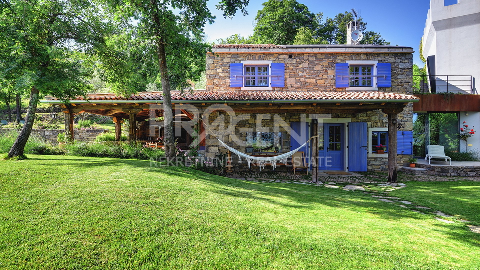 ISTRA, GROŽNJAN, KUĆA S BAZENOM, PRODAJE SE