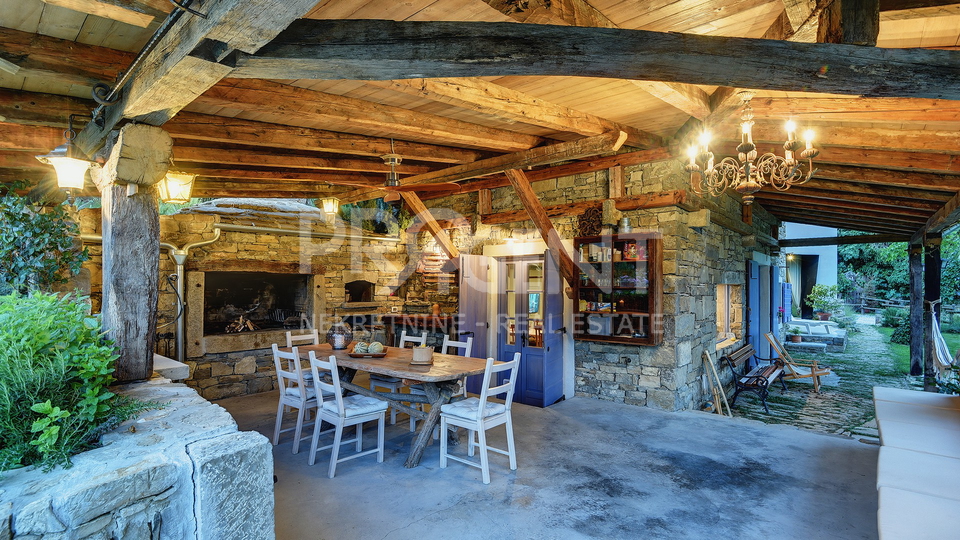 ISTRA, GROŽNJAN, KUĆA S BAZENOM, PRODAJE SE