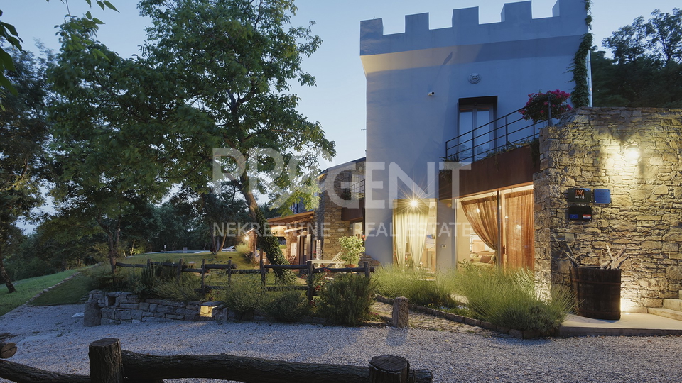 ISTRA, GROŽNJAN, KUĆA S BAZENOM, PRODAJE SE