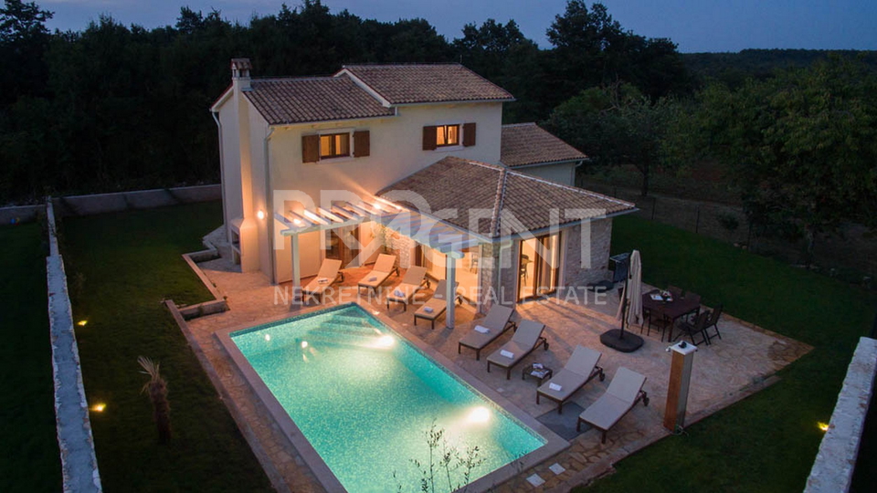 ISTRA&comma; BARBAN&comma; KU&Cacute;A S BAZENOM&comma; PRODAJE SE