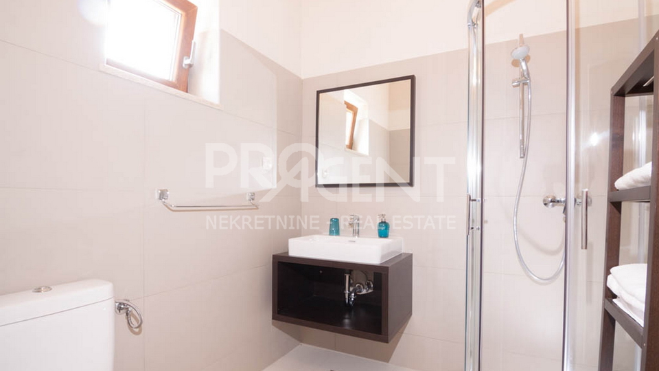 ISTRA&comma; BARBAN&comma; KU&Cacute;A S BAZENOM&comma; PRODAJE SE