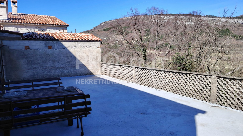 House, 170 m2, For Sale, Buzet - Roč