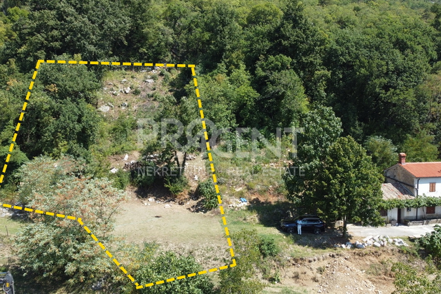ISTRA, ROČ, GRAĐEVINSKO ZEMLJIŠTE, PRODAJE SE