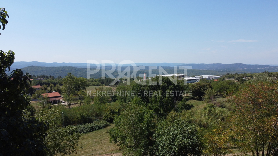 ISTRA, ROČ, GRAĐEVINSKO ZEMLJIŠTE, PRODAJE SE