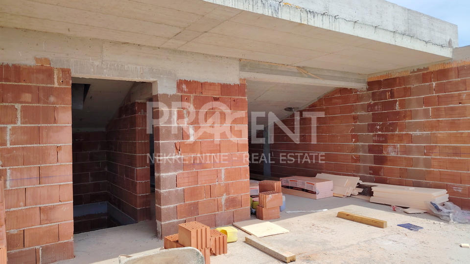 ISTRA, RESIDENTIAL BUILDING, TAR, FOR SALE