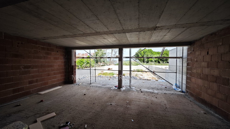 ISTRA, RESIDENTIAL BUILDING, TAR, FOR SALE