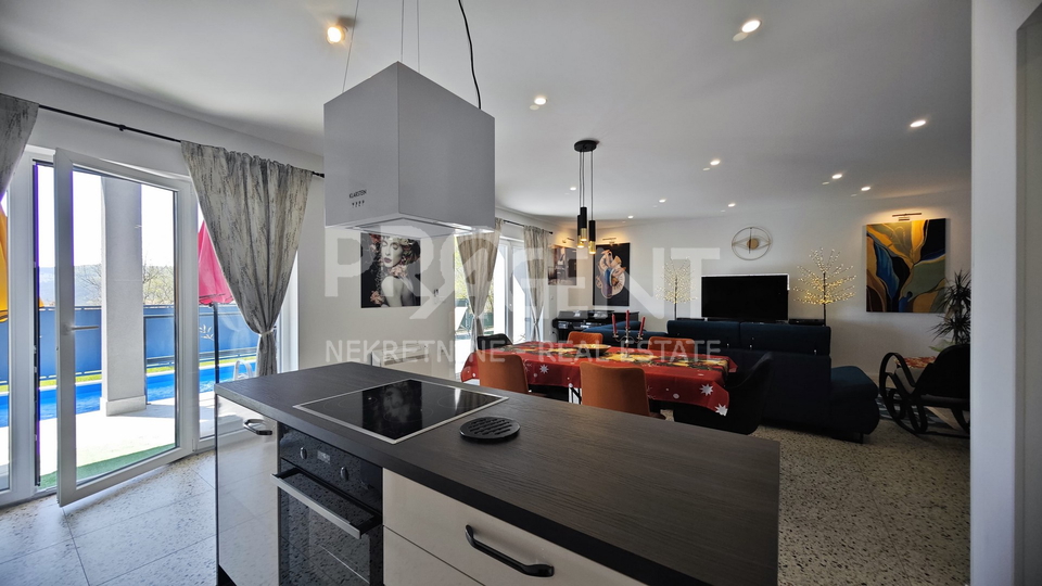 HOUSE WITH A POOL, BUZET, FOR SALE
