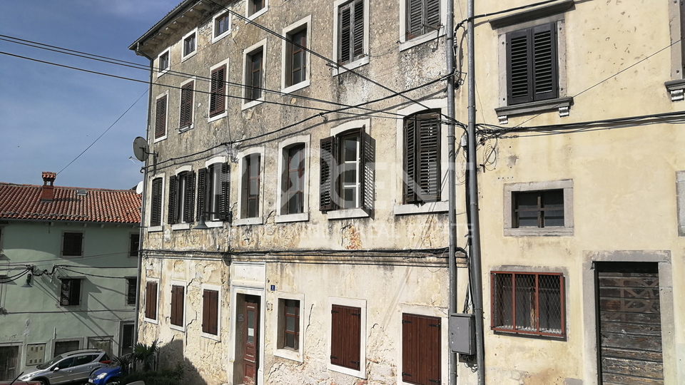 STUDIO-APARTMENT IN BUZET ZU VERKAUFEN