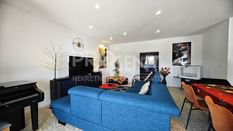 HOUSE WITH A POOL, BUZET, FOR SALE