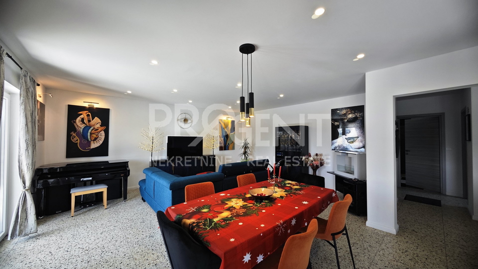 HOUSE WITH A POOL, BUZET, FOR SALE