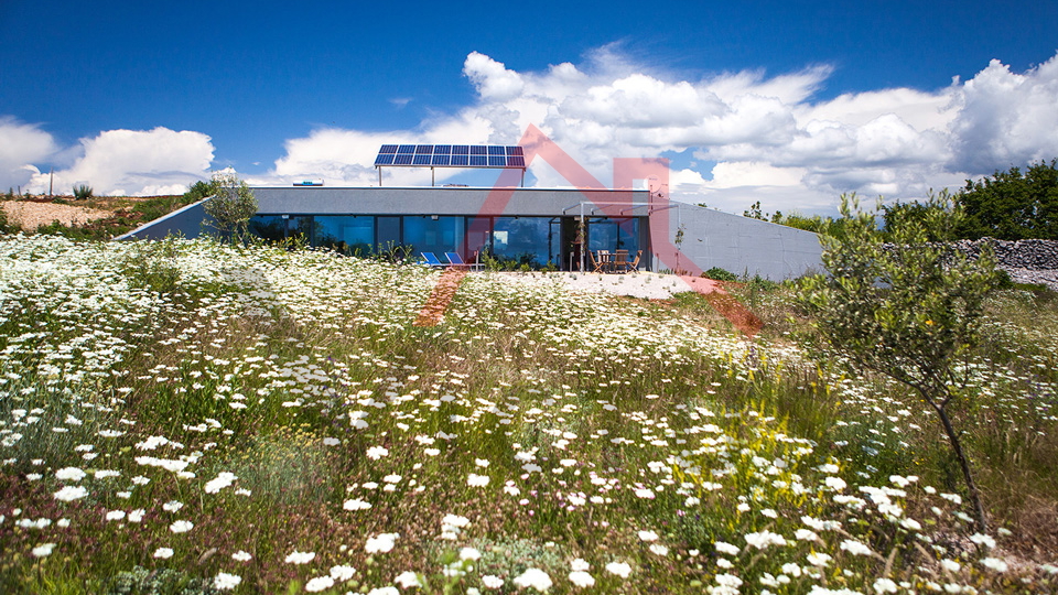 ISLAND OF KRK - Freistehendes, energieunabhängiges Haus