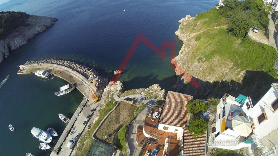 VRBNIK, house on a rock above the sea