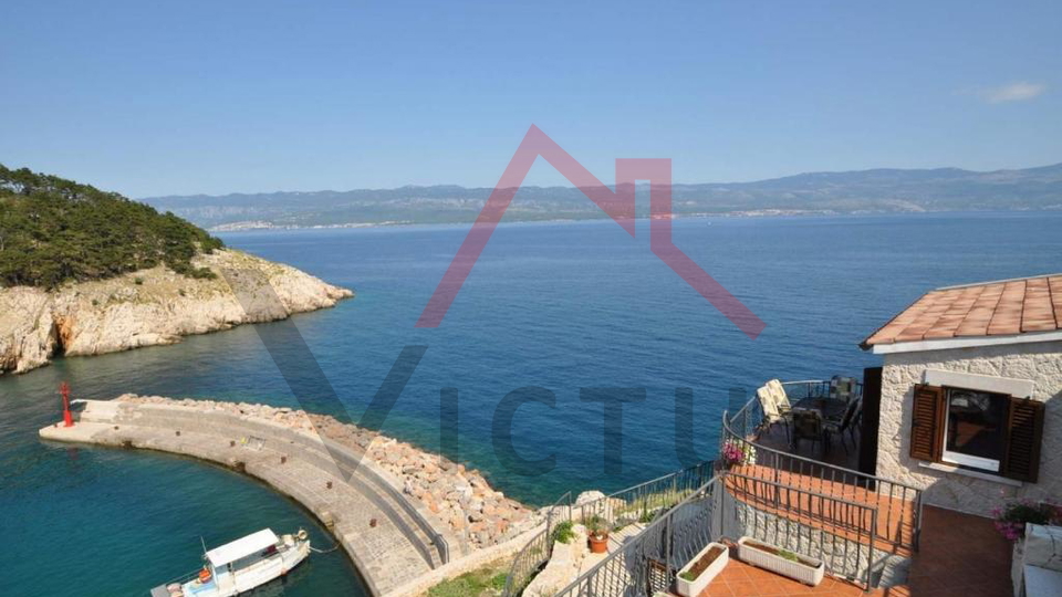 VRBNIK, house on a rock above the sea