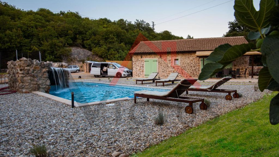 VRBNIK - stone house with pool and large garden