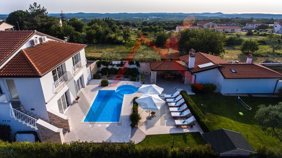 ROVINJ - villa with pool and large garden