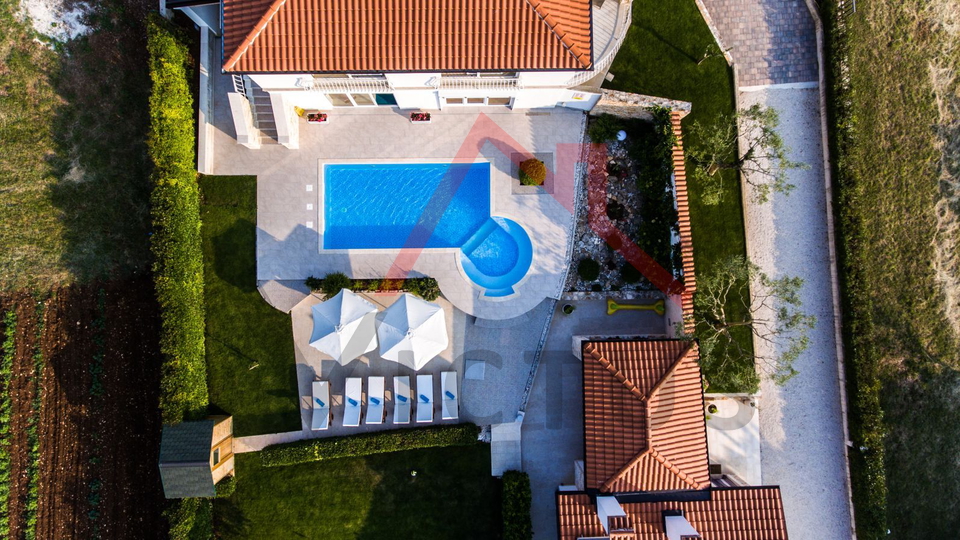 ROVINJ - villa with pool and large garden