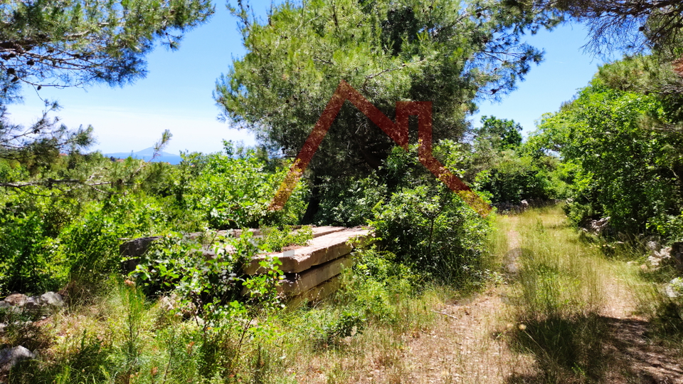 SVETI LOVREČ LABINSKI - zemljište sa pogledom na more i građevinskom dozvolom