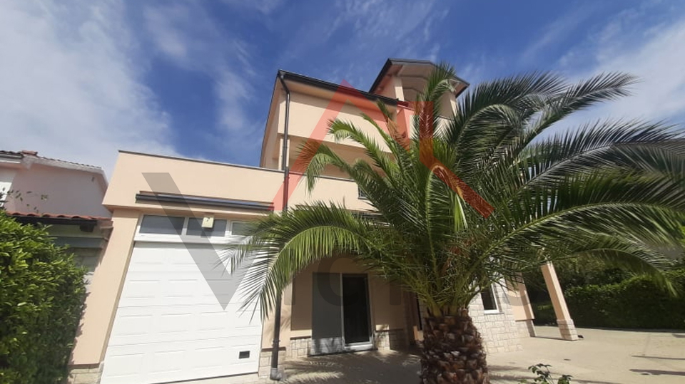 JADRANOVO - 3 camere + soggiorno, appartamento in posizione tranquilla, 102 m2