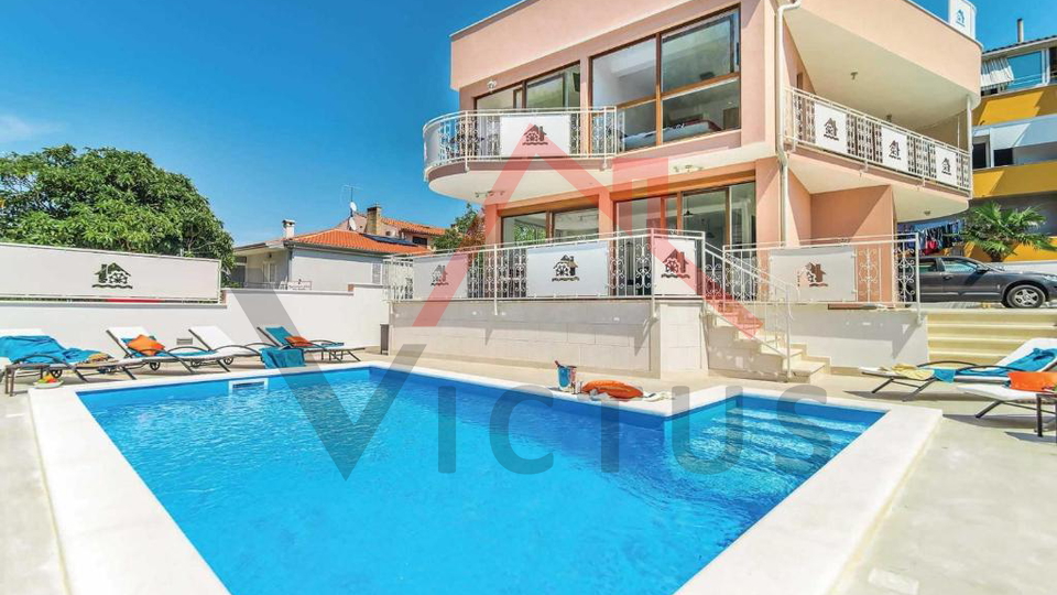 NOVIGRAD, villa 150 m od mora