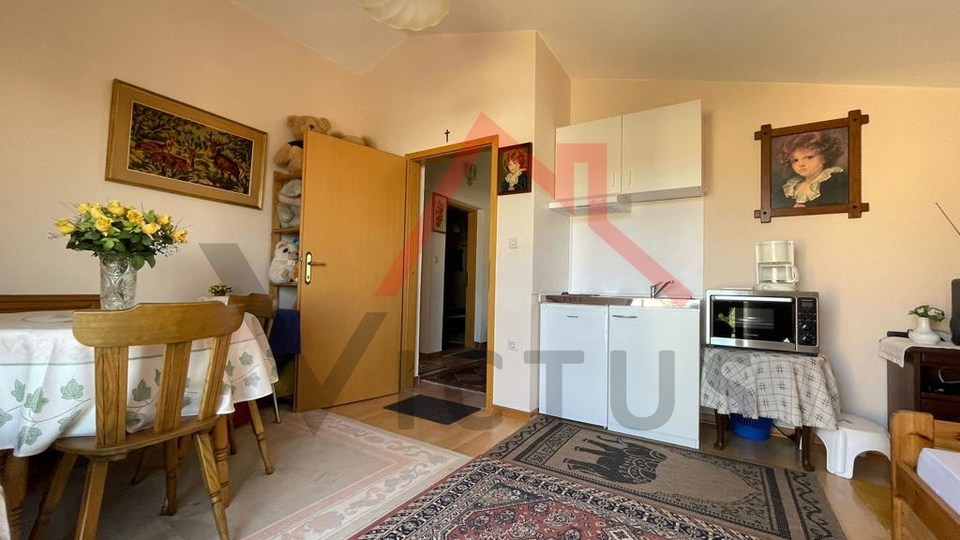 NOVIGRAD - samostojeća apartmantska kuća