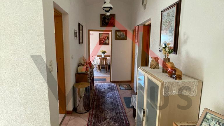 NOVIGRAD - samostojeća apartmantska kuća