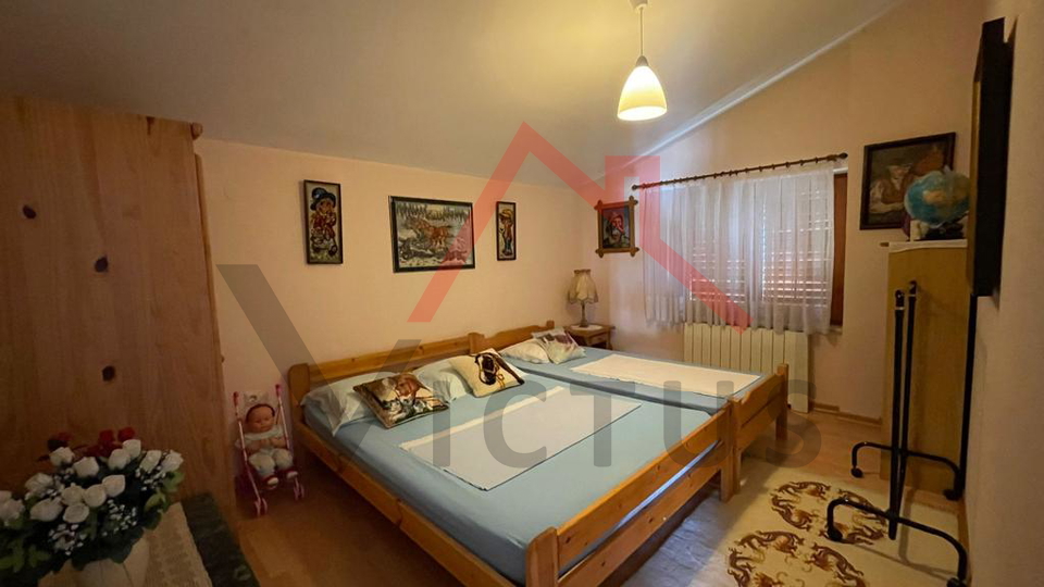 NOVIGRAD - samostojeća apartmantska kuća