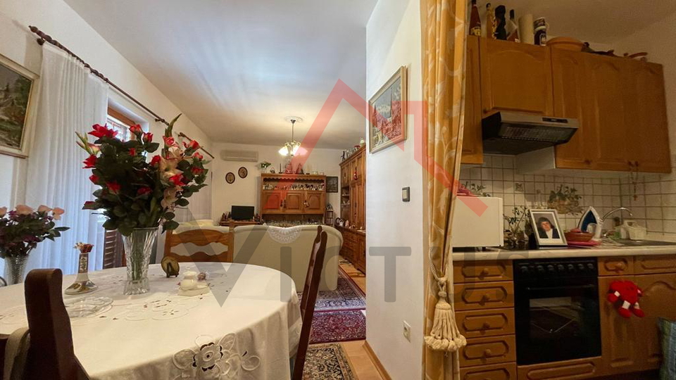 NOVIGRAD - samostojeća apartmantska kuća