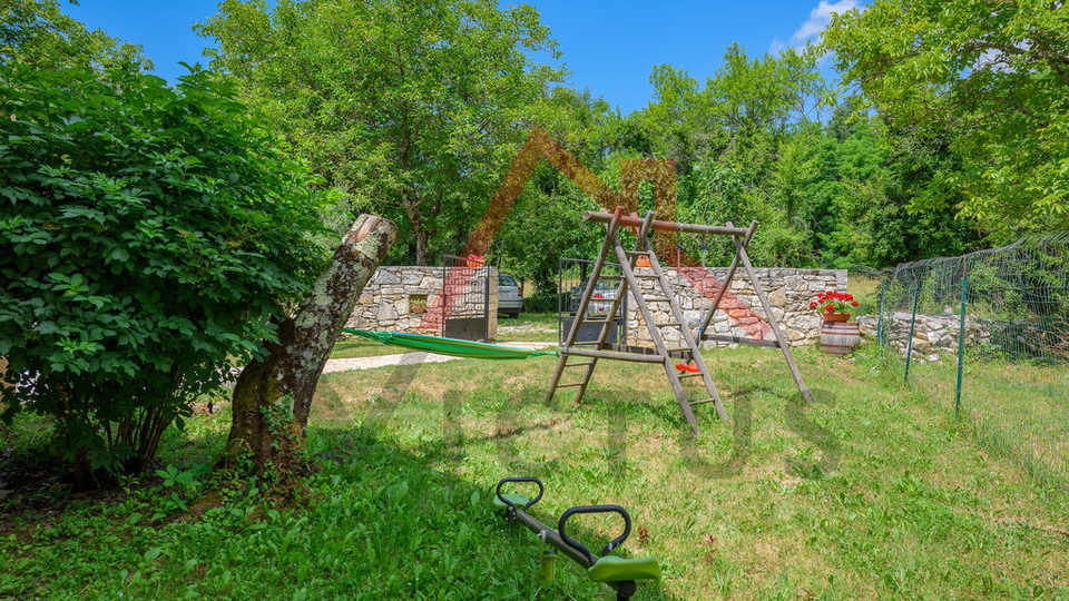 BATLUG - casa in pietra con piscina ristrutturata in moderno stile istriano