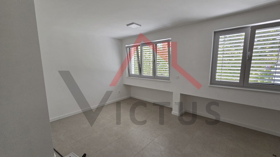 CRIKVENICA - Apartment mit einem Schlafzimmer in einem Neubau mit Aufzug