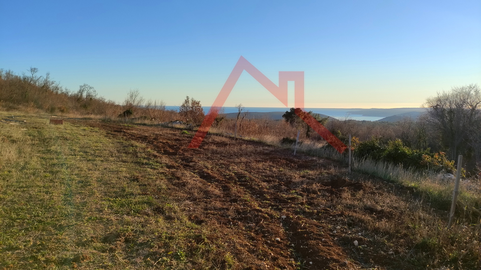 Sveti Lovreč Labinski - beautiful building land with sea view