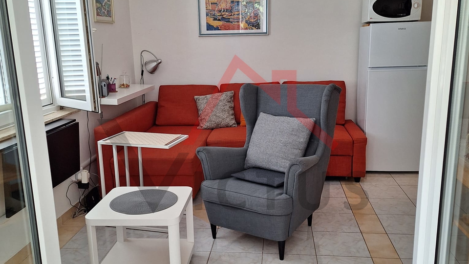 NOVI VINODOLSKI - 1 Zimmerwohnung mit Wohnzimmer, 50 m vom Meer, 34 m2