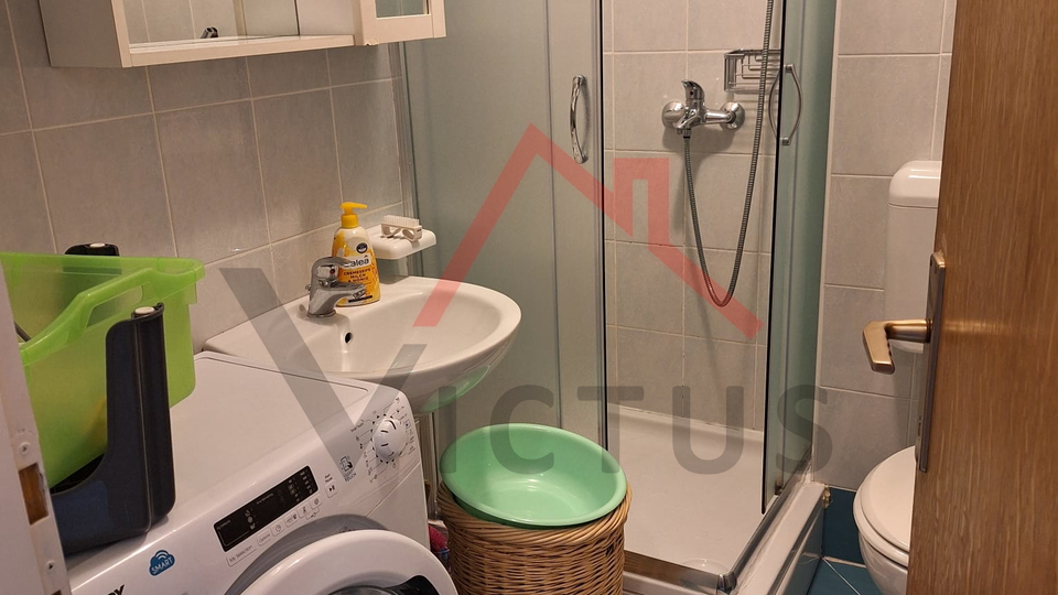 NOVI VINODOLSKI - 1 Zimmerwohnung mit Wohnzimmer, 50 m vom Meer, 34 m2