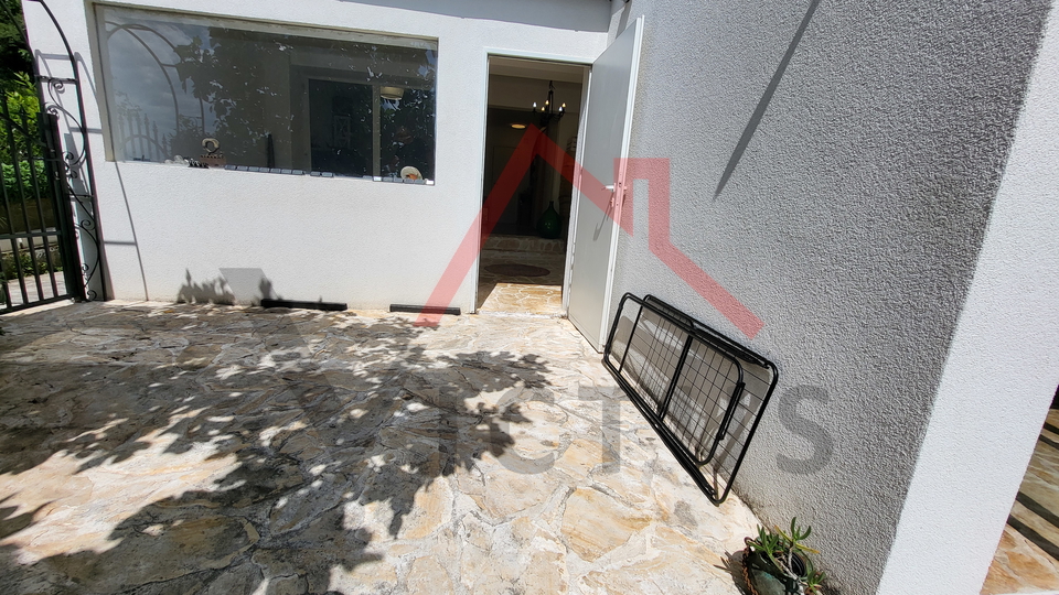 CRIKVENICA - Stan s okućnicom