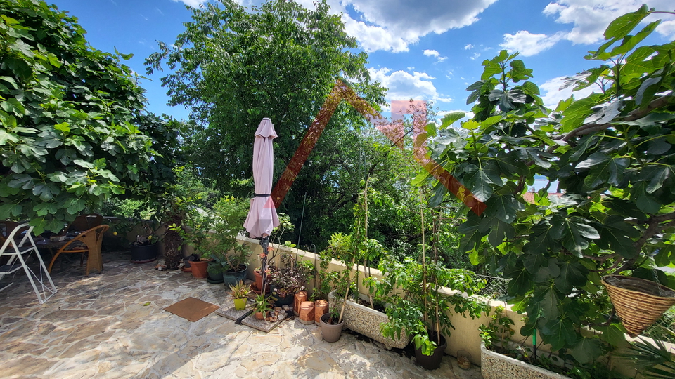CRIKVENICA - Stan s okućnicom