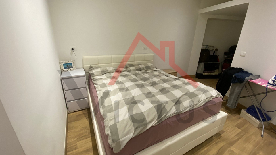 CRIKVENICA - 2 Schlafzimmer, Wohnung im Zentrum, 68 m2