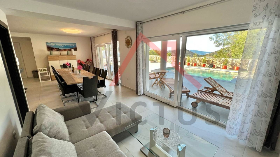 BRIBIR - 2 Schlafzimmer, Wohnung mit Pool und Garten, 130 m2