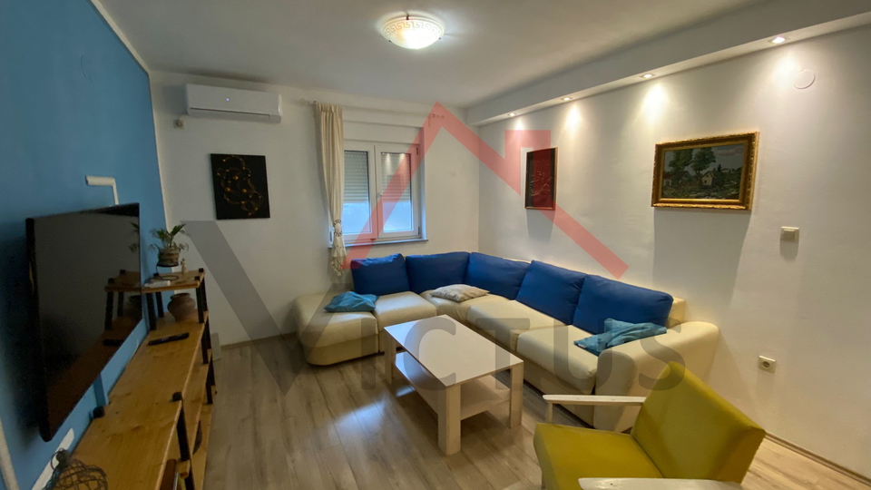 NOVI VINODOLSKI - 2 Schlafzimmer + Badezimmer, Wohnung mit freiem Blick auf die Stadt, 81 m2