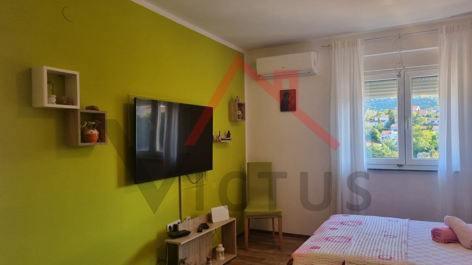 NOVI VINODOLSKI - 2 Schlafzimmer, Wohnung mit Garten, 81 m2