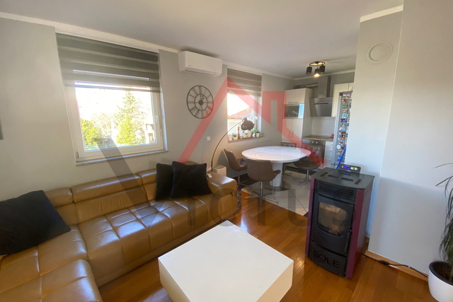 CRIKVENICA - 2 Schlafzimmer, Apartment mit Meerblick, 68 m2