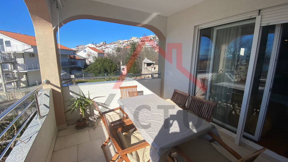 CRIKVENICA - 2 Schlafzimmer, Apartment mit Meerblick, 68 m2