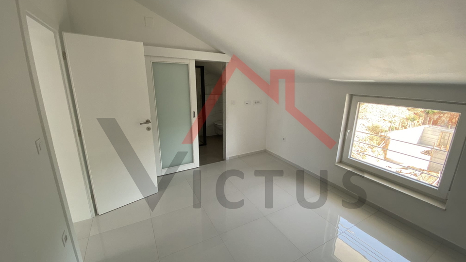 CRIKVENICA - 3 camere da letto + bagno, appartamento in un nuovo edificio, a 400 metri dal mare, 103 m2