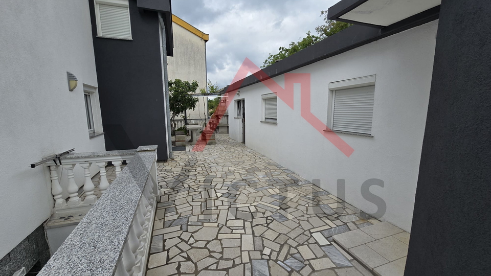 Casa, 250 m2, Vendita, Crikvenica