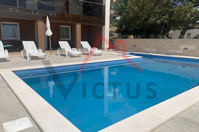 CRIKVENICA - Haus mit Pool und offenem Meerblick