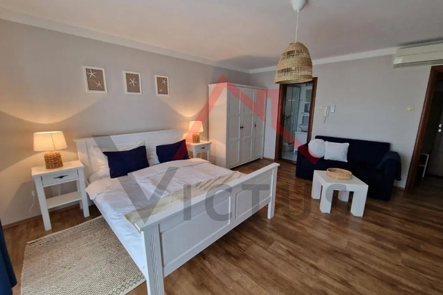 CRIKVENICA - 2 Schlafzimmer, Apartment mit Balkon und Meerblick, 101 m2