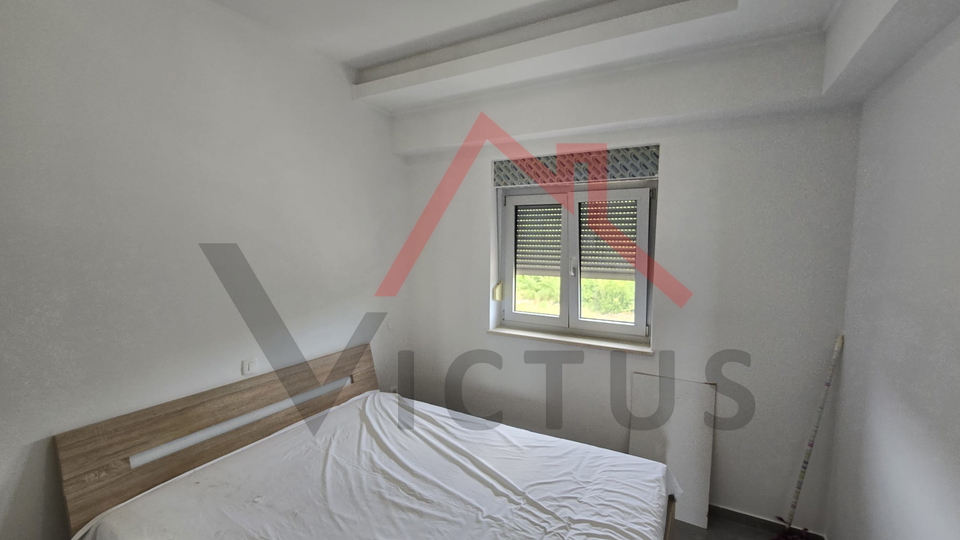 JADRANOVO - 2 camere da letto + bagno, appartamento con due posti auto e vista mare aperta, 73 m2