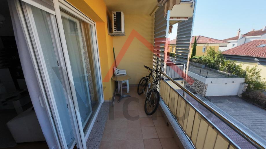 CRIKVENICA - 2 Schlafzimmer, Wohnung mit Balkon, 54 m2